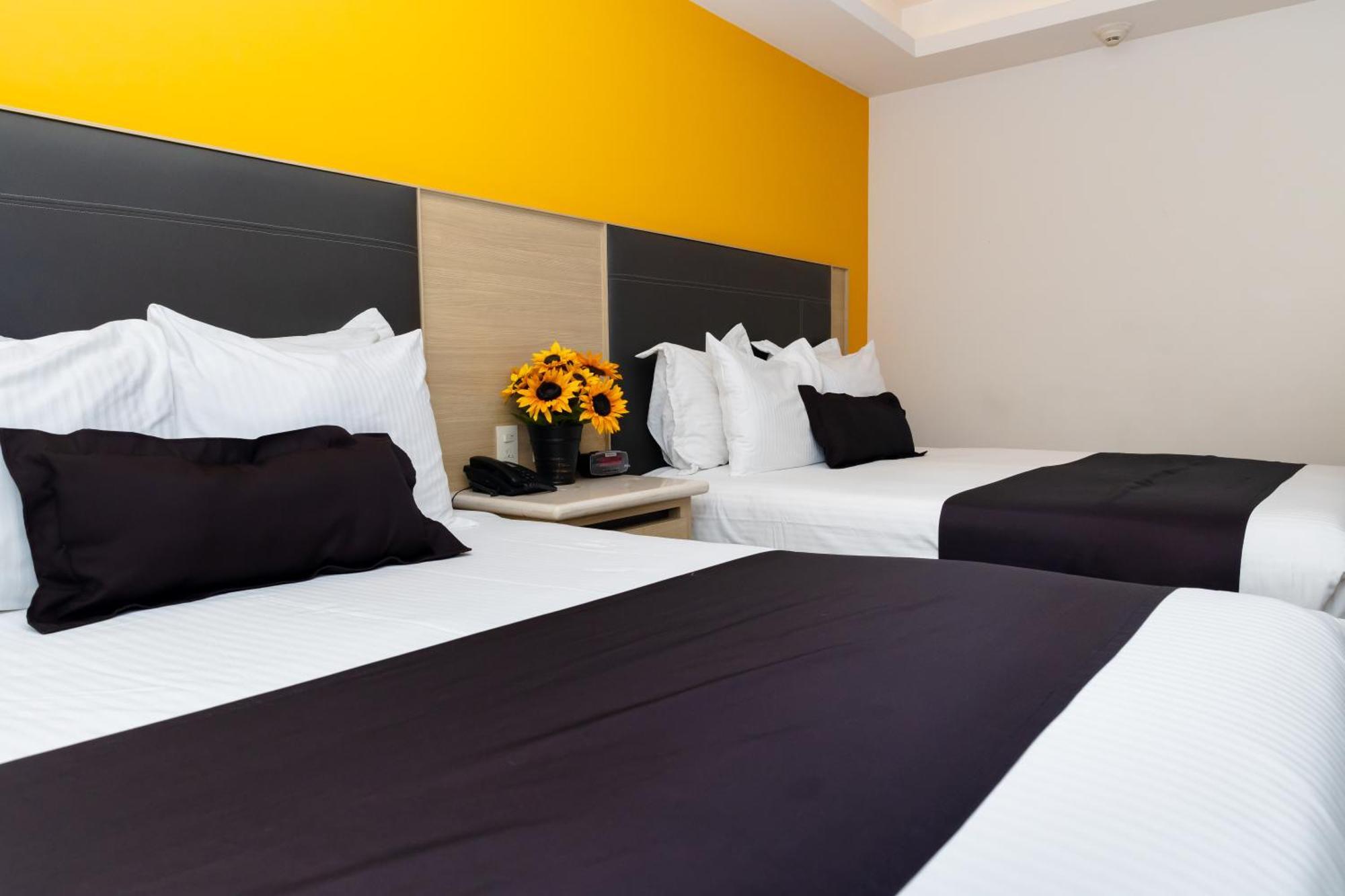Plaza Poblana Hotel 4*